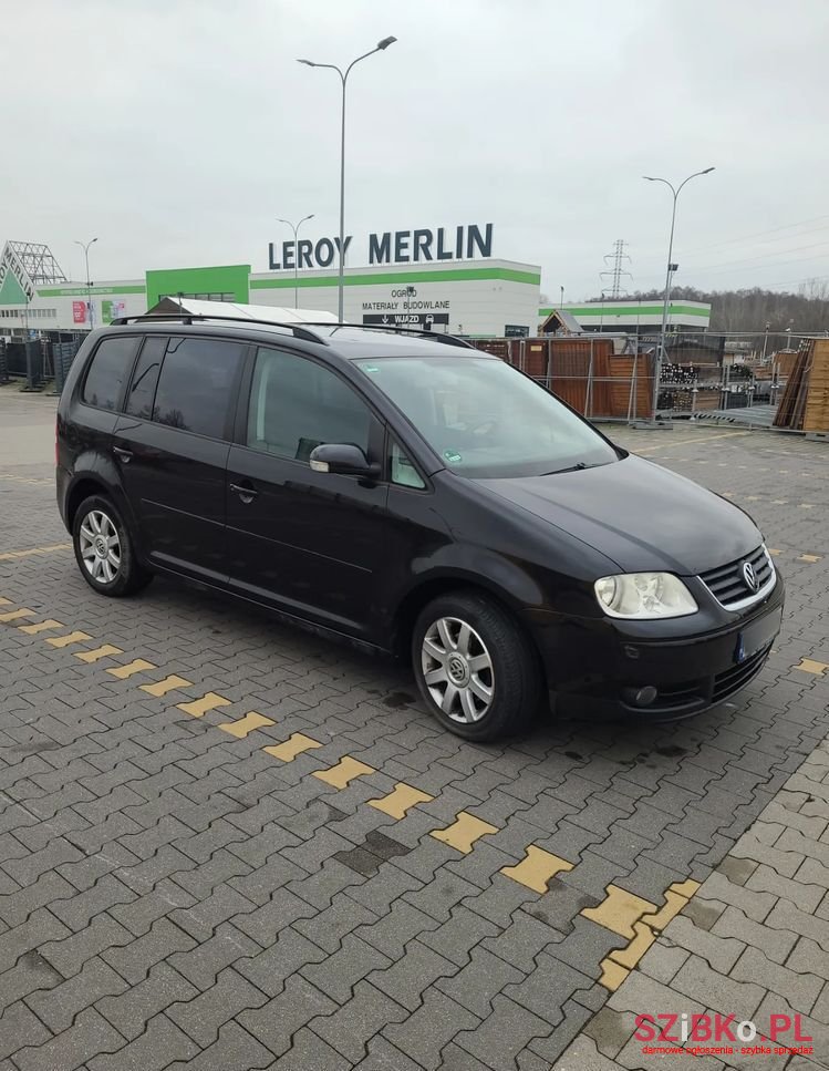 2006' Volkswagen Touran 2.0 Tdi Trendline photo #5