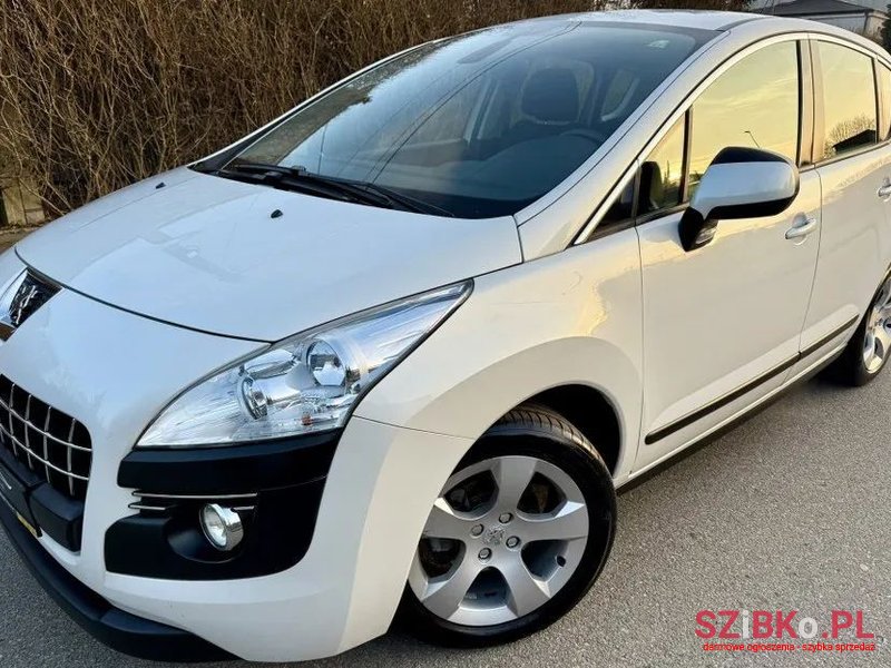 2012' Peugeot 3008 1.6 Premium photo #1