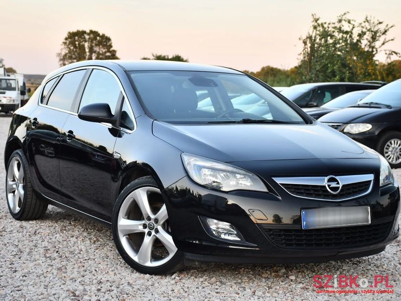 2010' Opel Astra 1.6 Sport photo #3