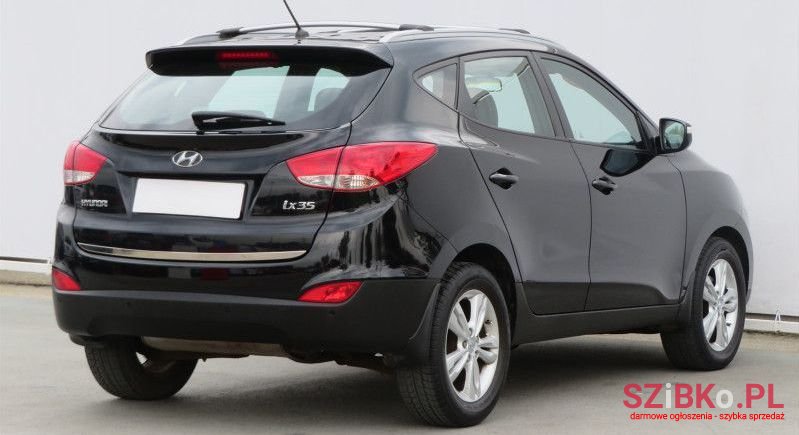 2011' Hyundai ix35 photo #2