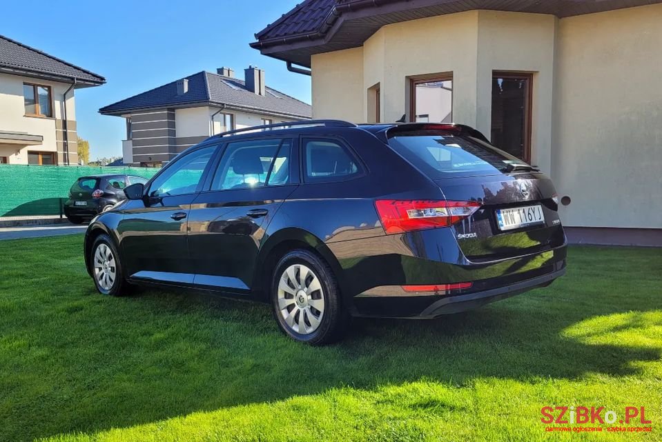 2018' Skoda Superb photo #4