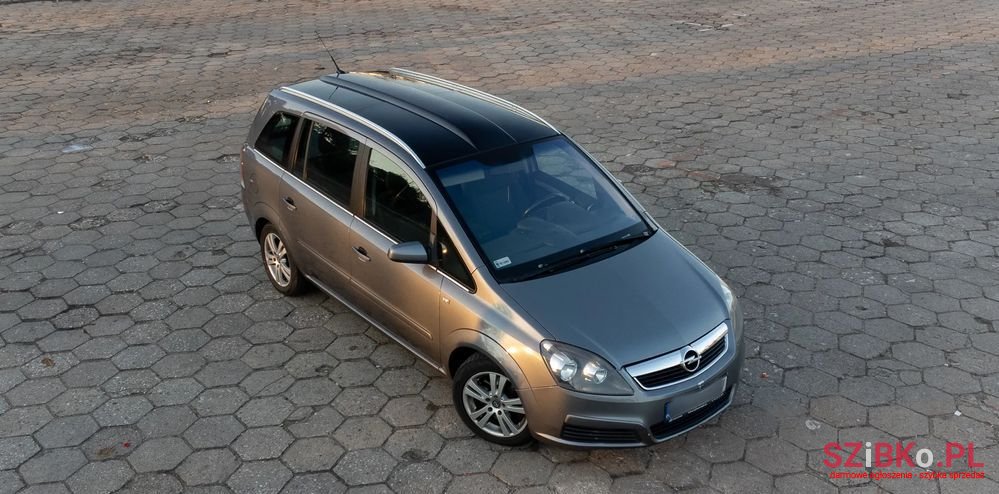 2007' Opel Zafira 1.9 Cdti Cosmo photo #3