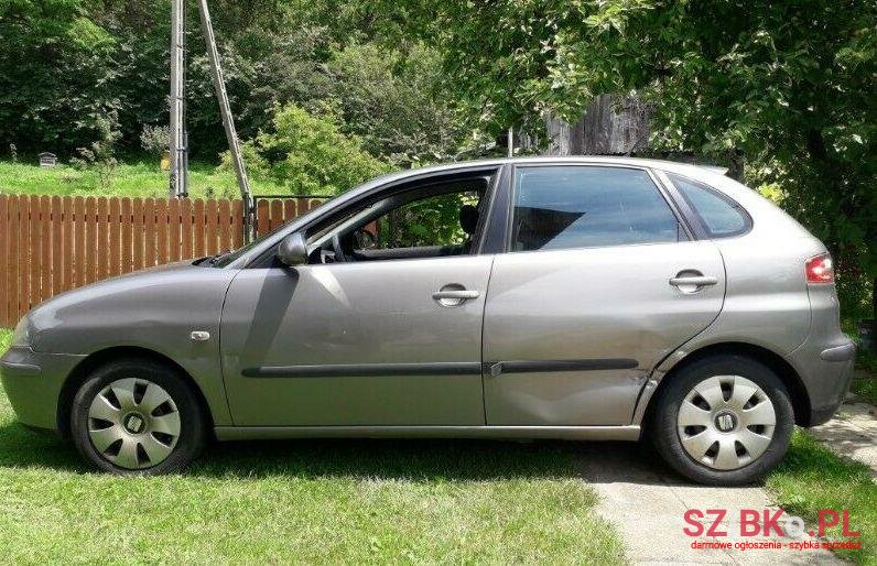 2004' SEAT Ibiza photo #1