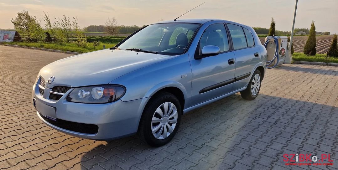 2006' Nissan Almera photo #5