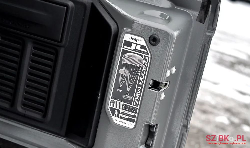 2021' Jeep Wrangler 3.6 Unlim X photo #5