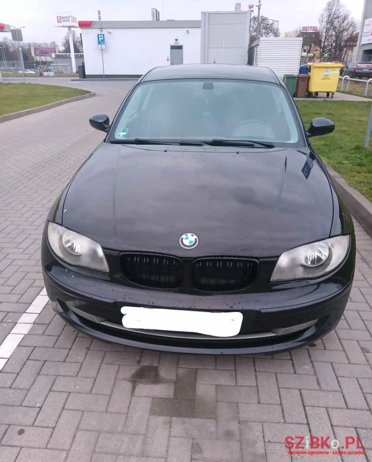 2007' BMW 1 Series 118D photo #3