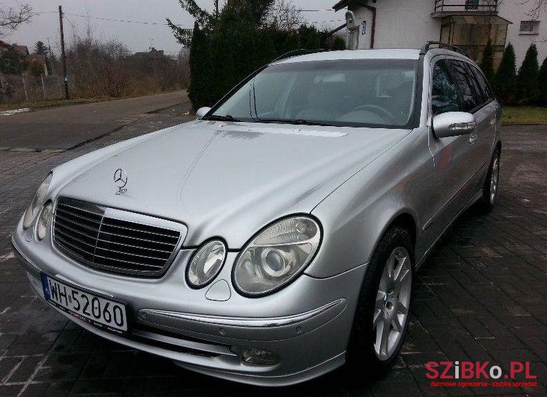 2004' Mercedes-Benz Klasa E photo #1