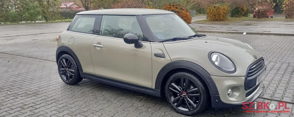 2019' MINI One Essential Trim photo #1