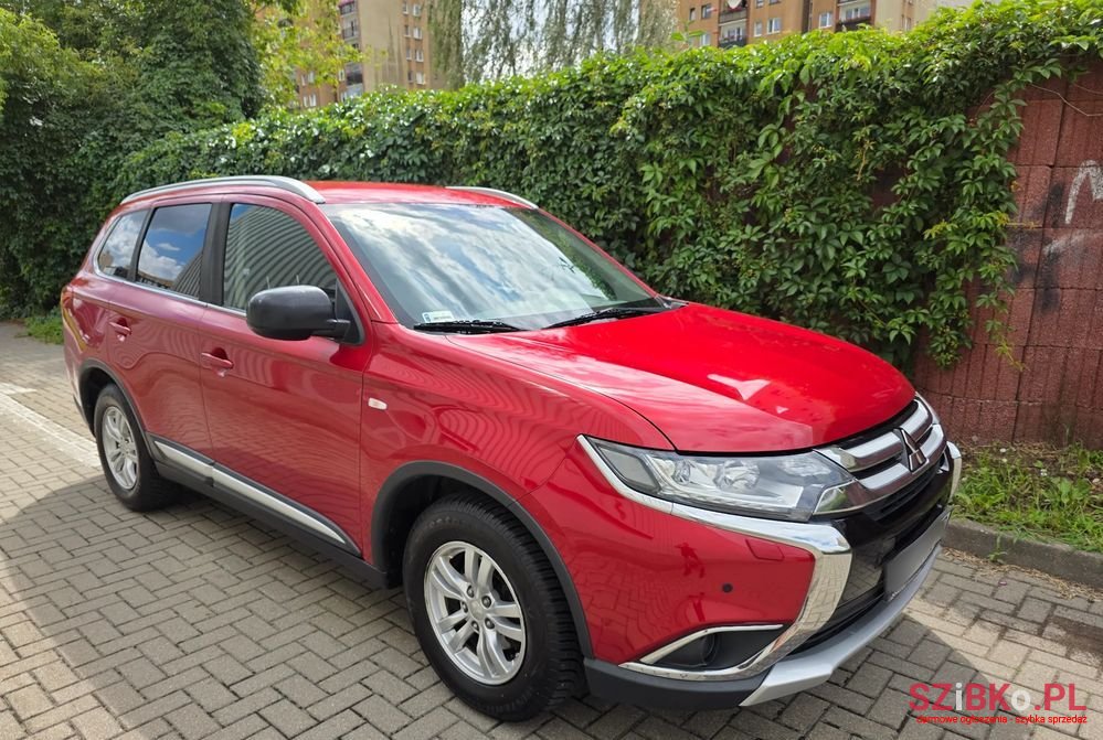 2017' Mitsubishi Outlander photo #1