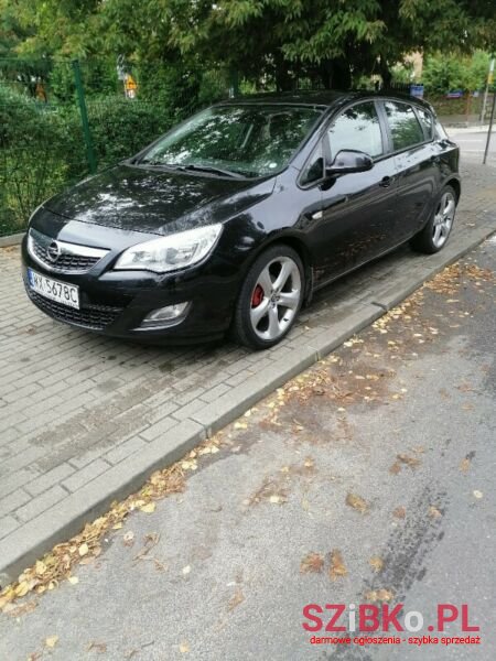2010' Opel Astra photo #2