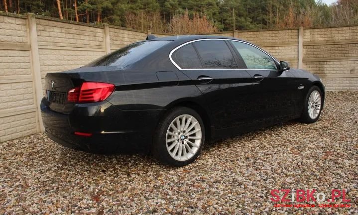 2010' BMW 5 Series photo #3