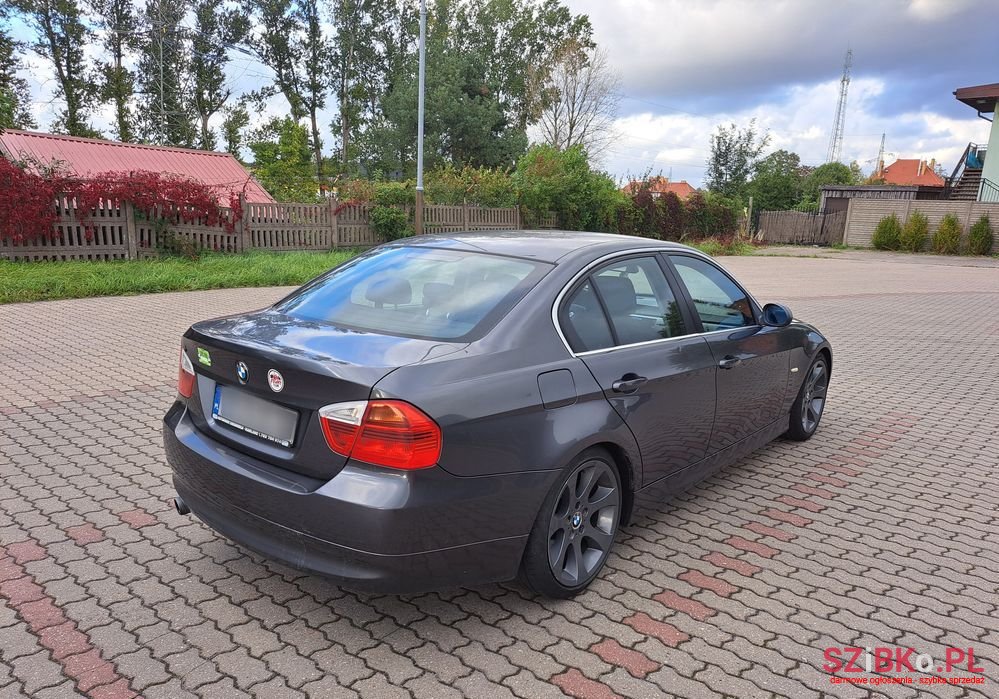 2005' BMW 3 Series 320I photo #4