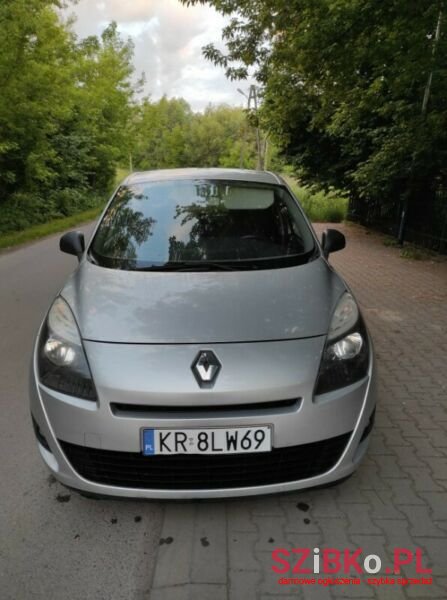 2009' Renault Scenic photo #1