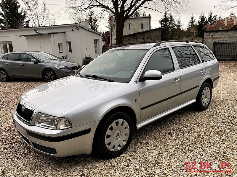 2010' Skoda Octavia 1.6 Tour Plus photo #1