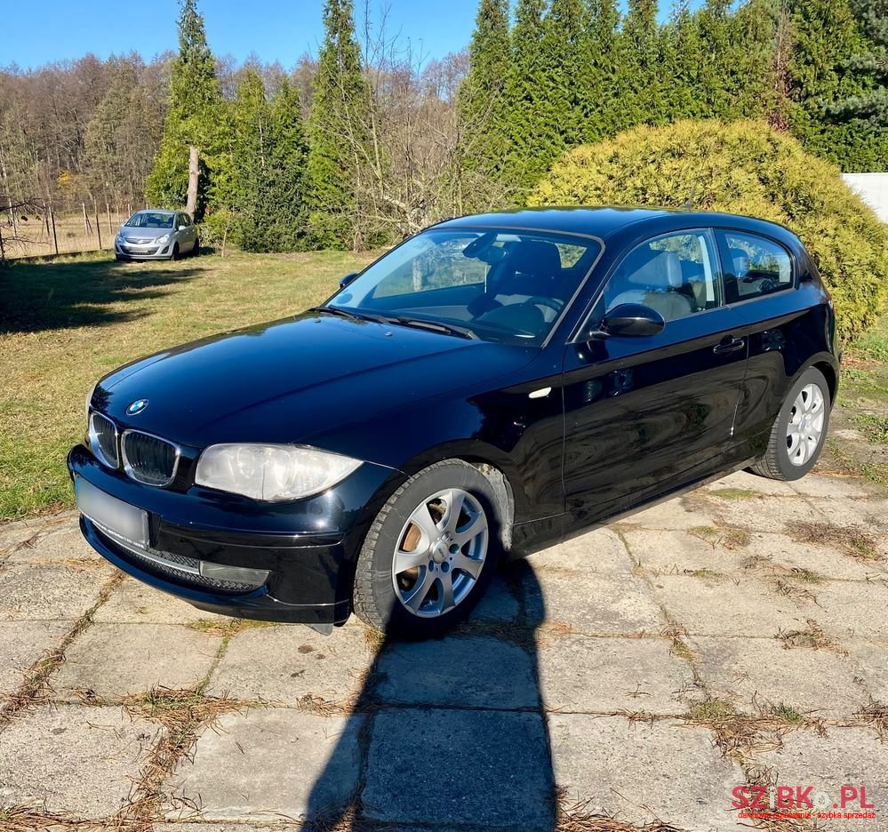 2009' BMW 1 Series photo #2