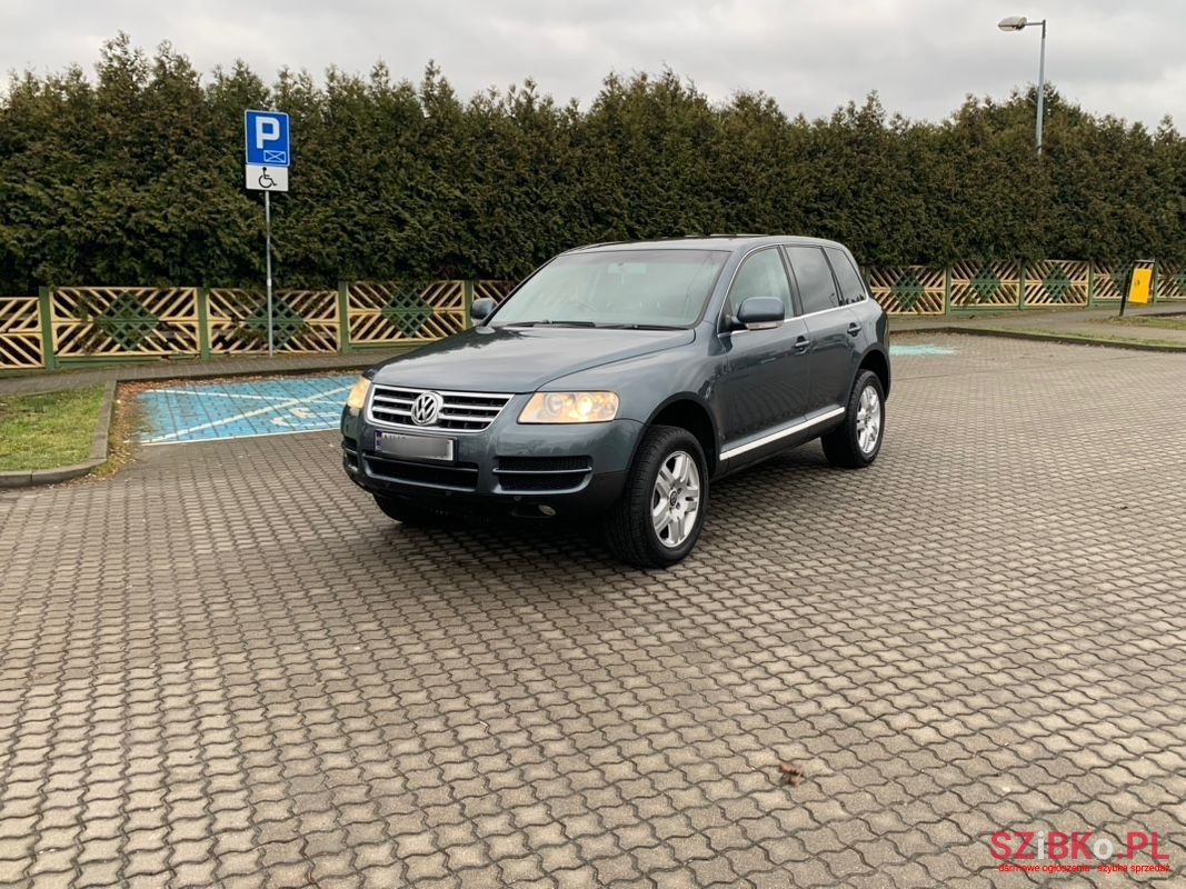 2004' Volkswagen Touareg photo #3