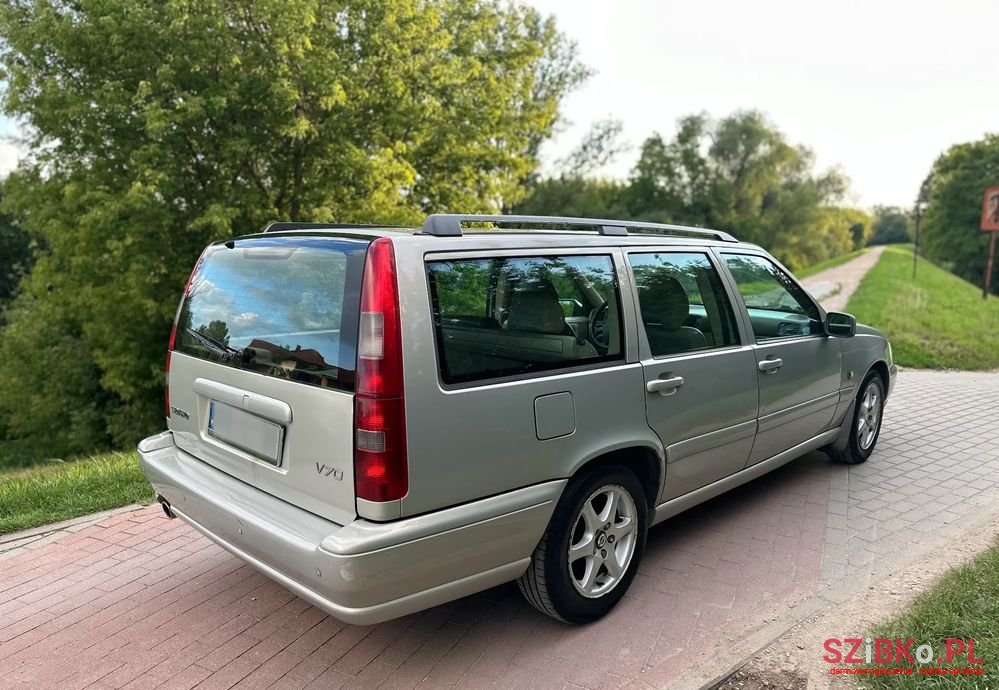 2000' Volvo V70 photo #5