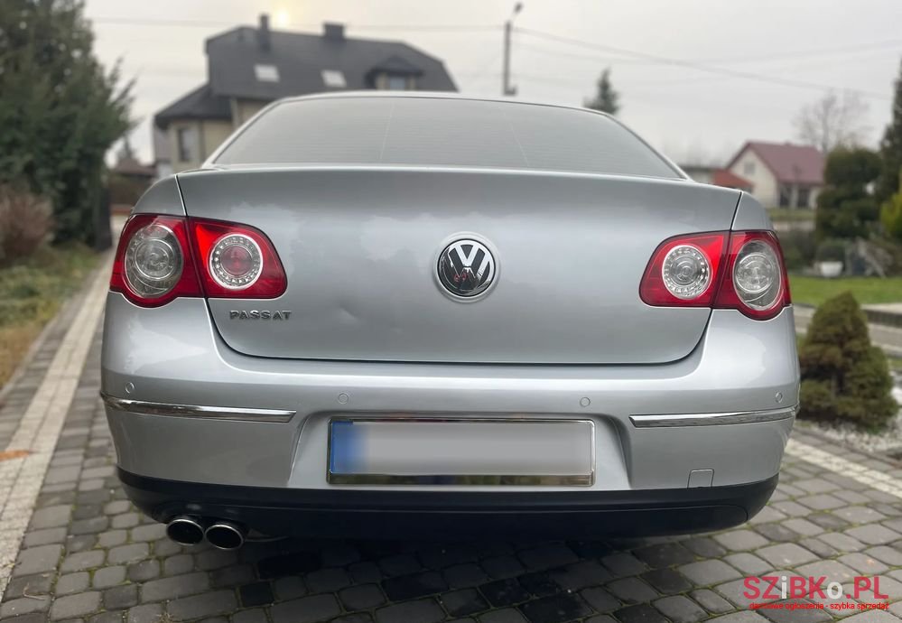 2007' Volkswagen Passat photo #5