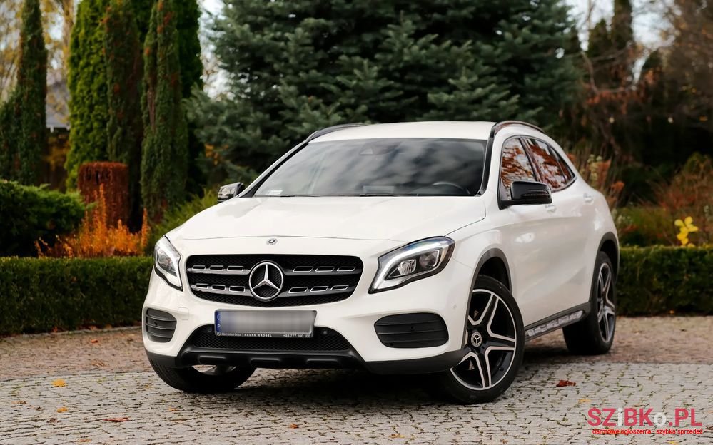 2017' Mercedes-Benz GLA photo #1