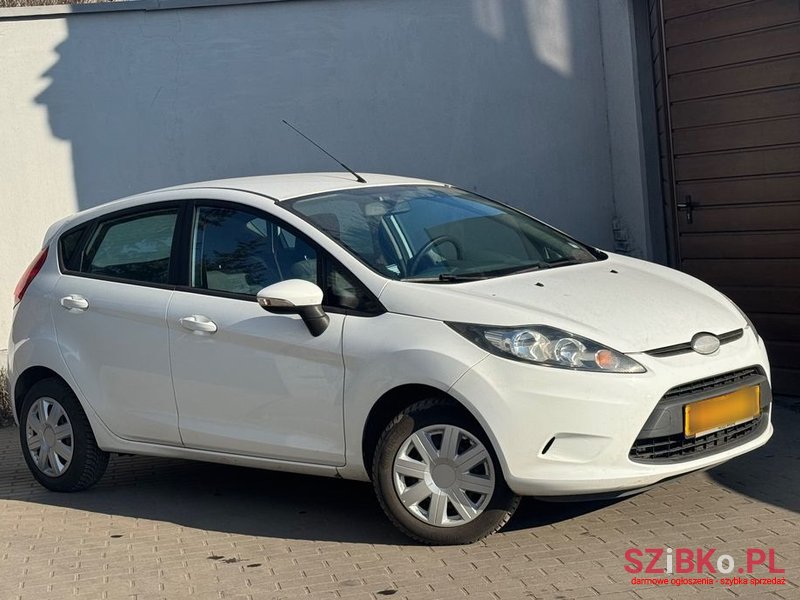 2010' Ford Fiesta photo #1