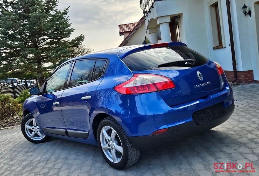 2012' Renault Megane photo #3