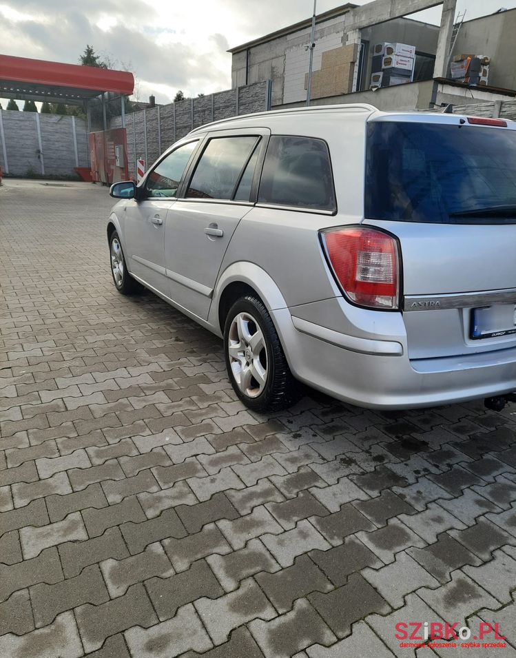 2008' Opel Astra photo #4