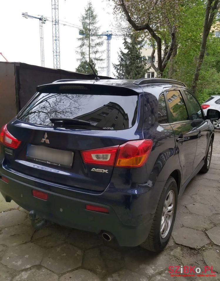 2011' Mitsubishi ASX photo #2