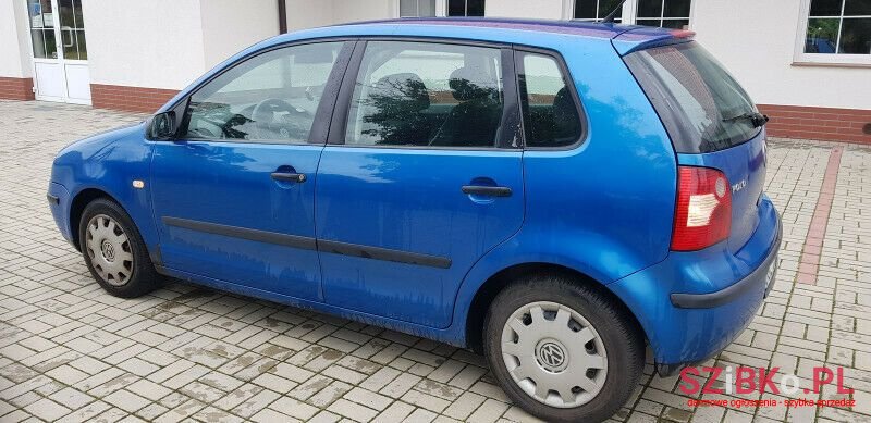 2002' Volkswagen Polo photo #4