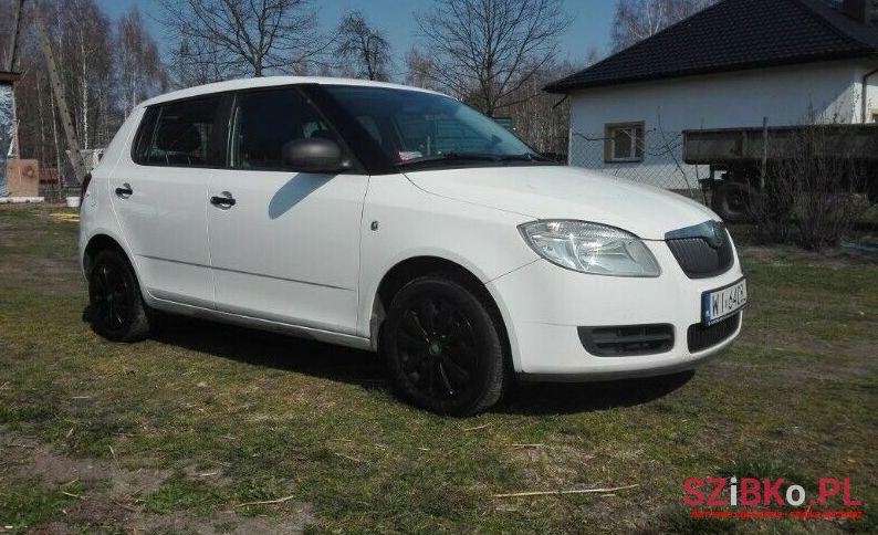 2009' Skoda Fabia photo #1