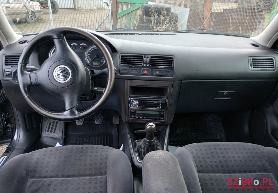 2002' Volkswagen Bora photo #2