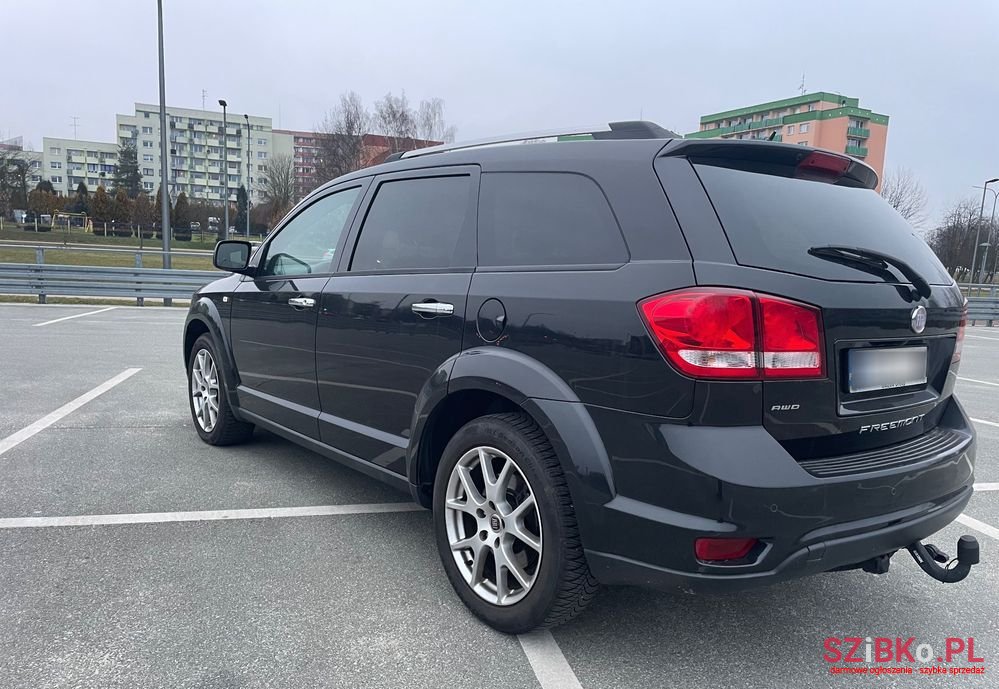 2012' Fiat Freemont photo #5