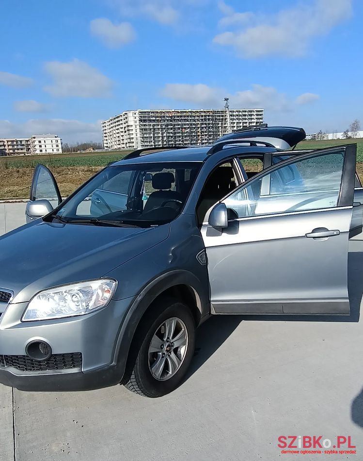 2009' Chevrolet Captiva photo #2