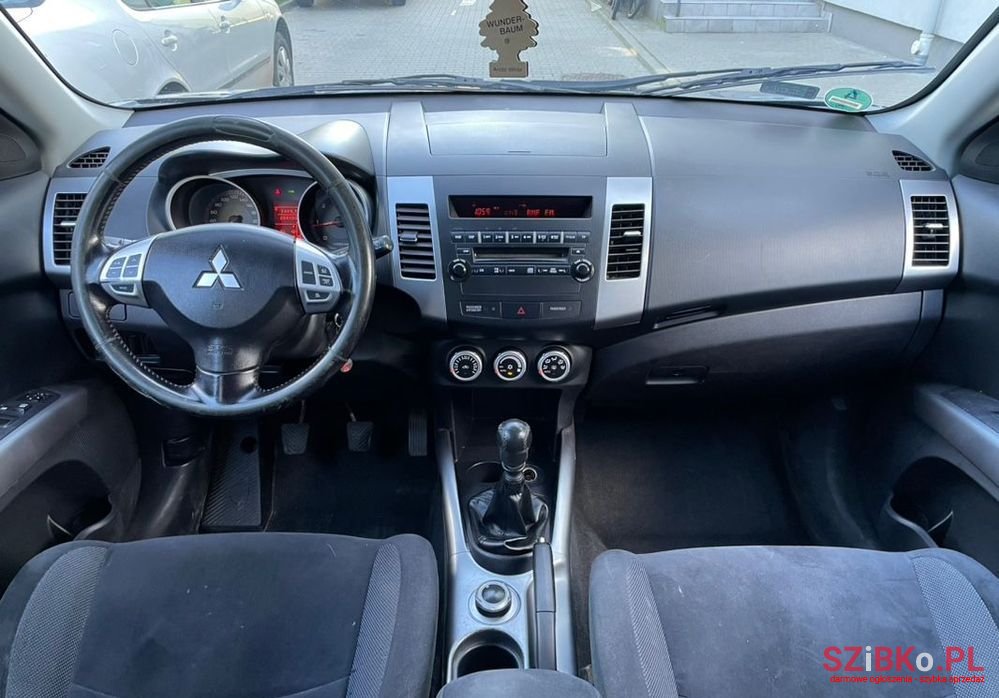 2007' Mitsubishi Outlander photo #2