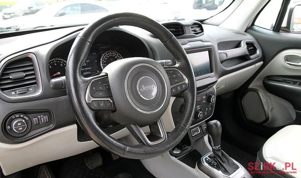 2018' Jeep Renegade photo #5