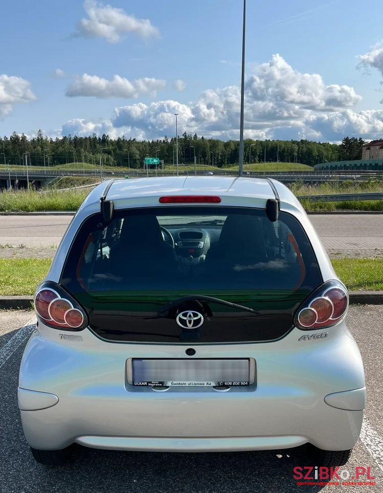 2010' Toyota Aygo photo #3