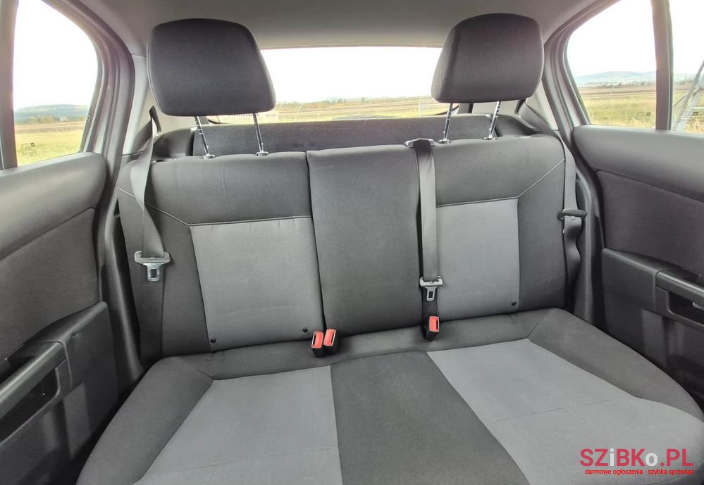 2012' Opel Astra 1.6 photo #4