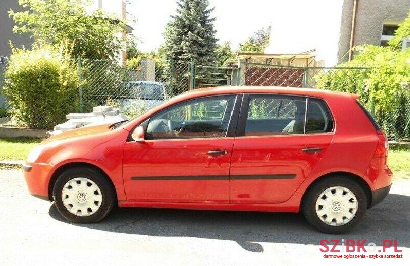 2004' Volkswagen Golf photo #1