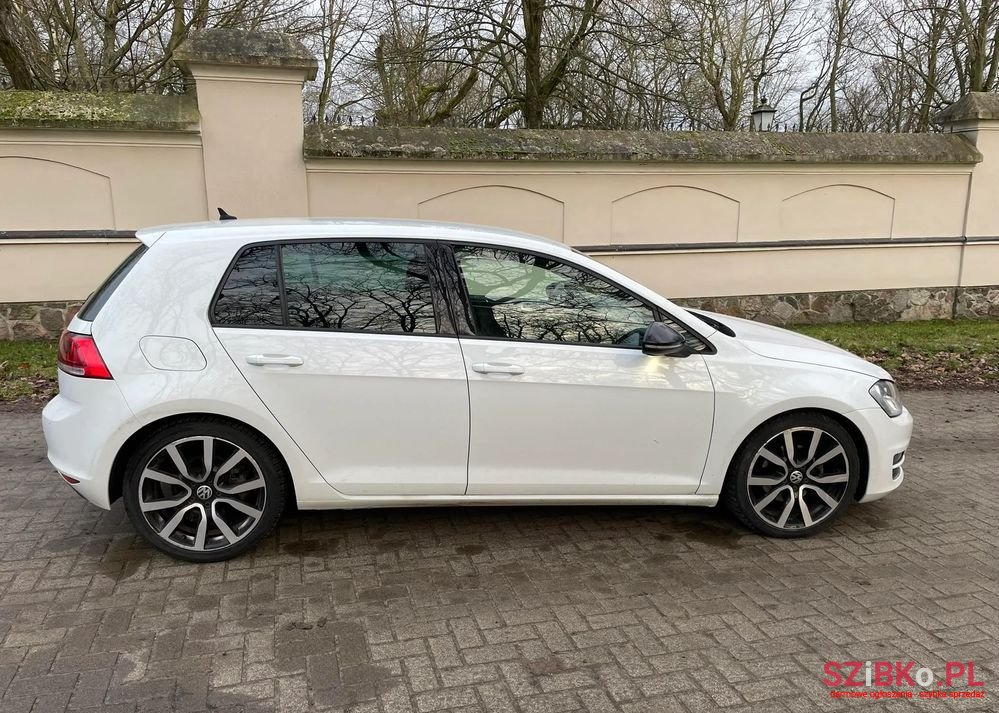 2014' Volkswagen Golf photo #4