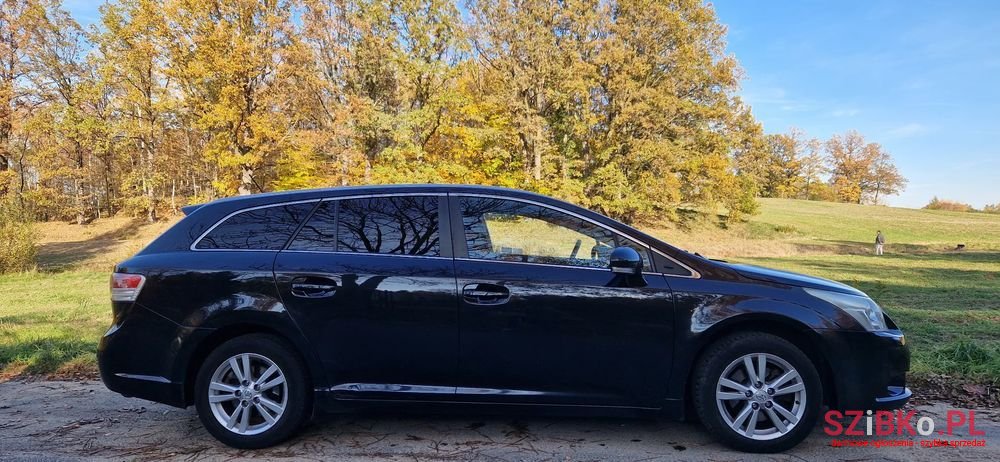 2011' Toyota Avensis 2.0 D-4D 2010 photo #2