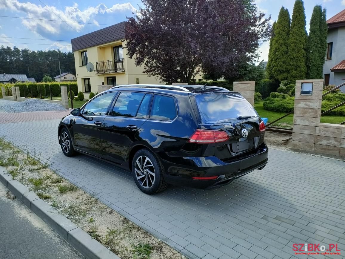 2018' Volkswagen Golf photo #4