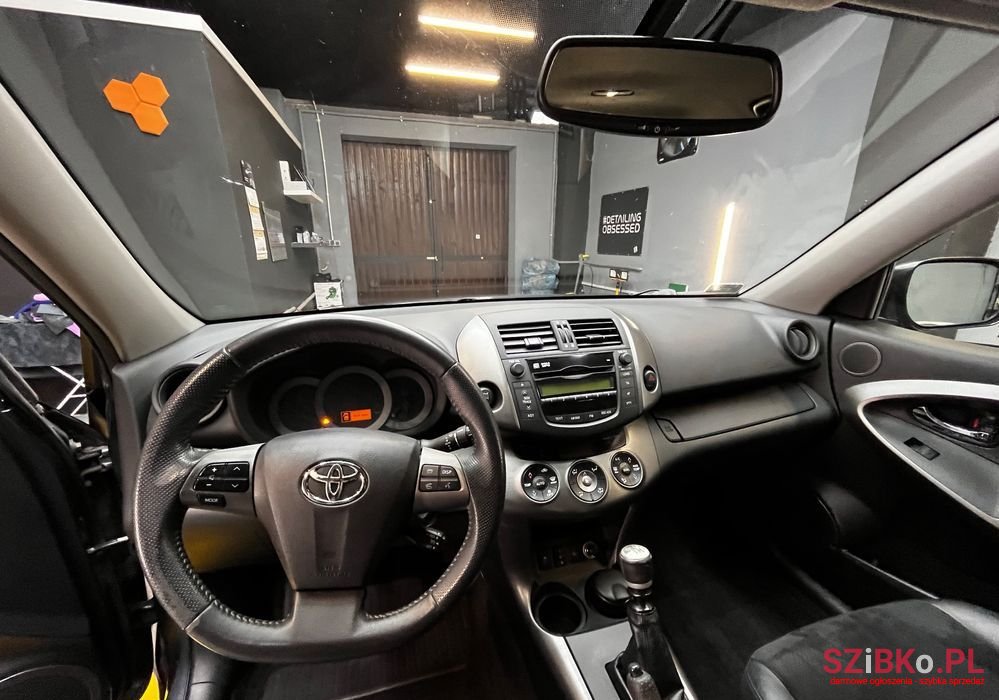 2010' Toyota RAV4 photo #5