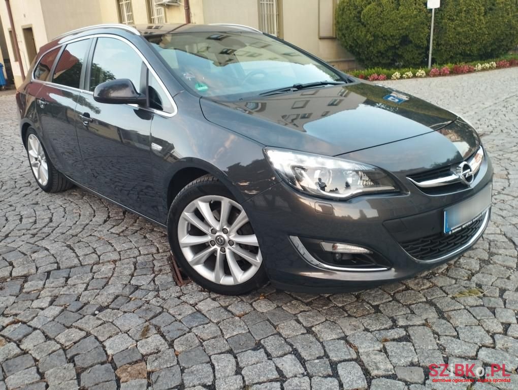 2015' Opel Astra photo #3