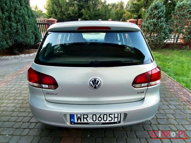 2009' Volkswagen Golf photo #5