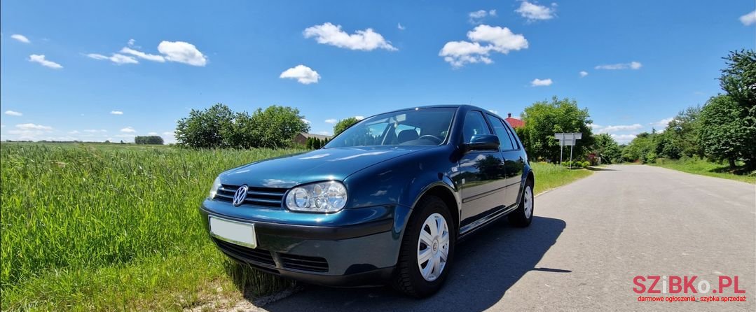 2003' Volkswagen Golf photo #6