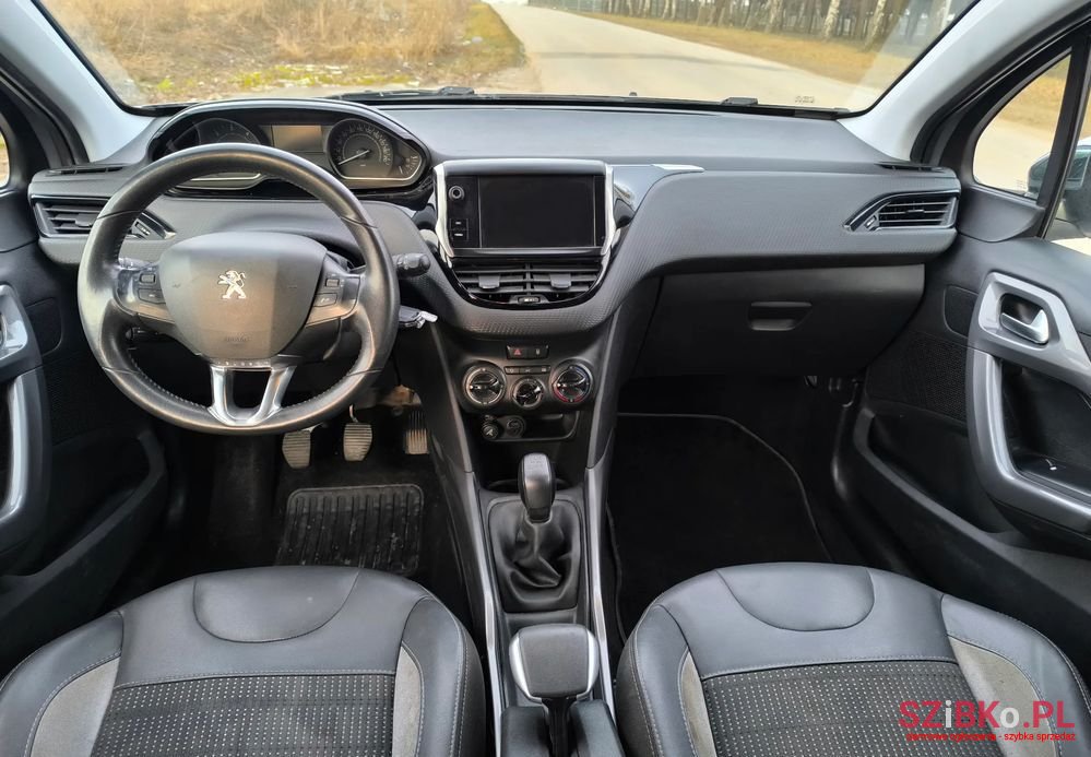 2018' Peugeot 2008 photo #5