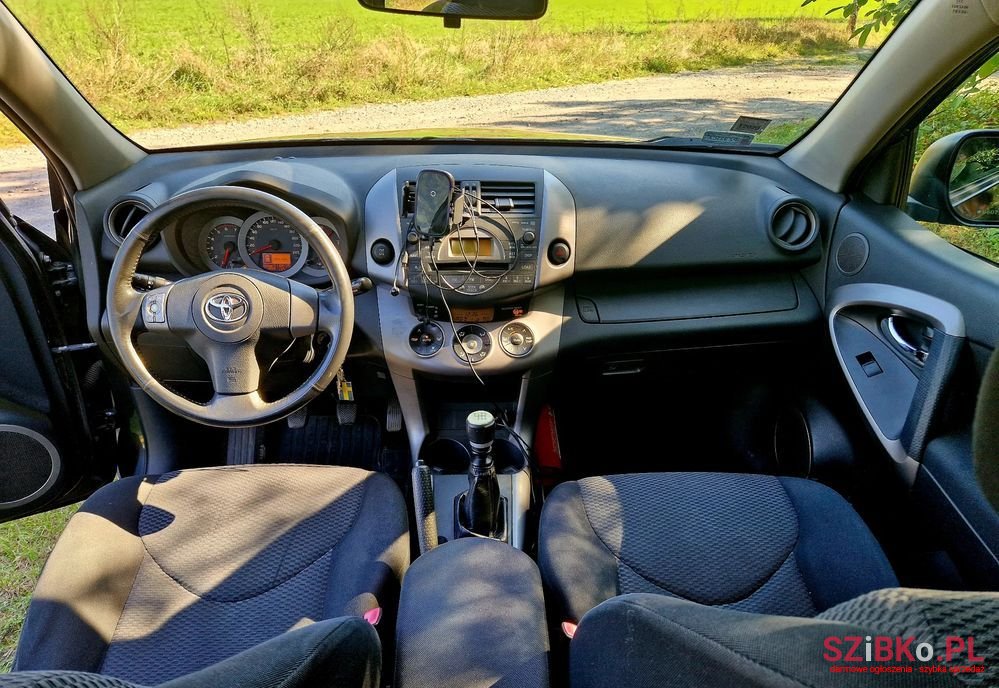 2007' Toyota RAV4 2.2 D-4D 4X4 photo #5