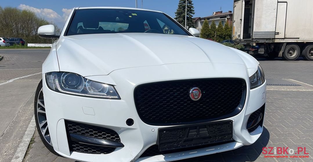 2015' Jaguar XF Sport photo #3
