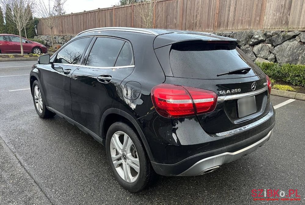 2018' Mercedes-Benz GLA photo #4