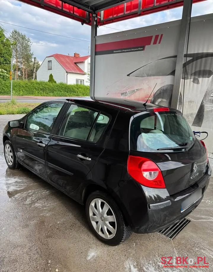 2007' Renault Clio photo #6