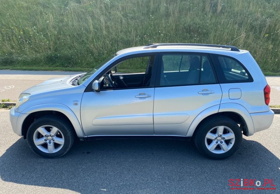 2005' Toyota RAV4 photo #4